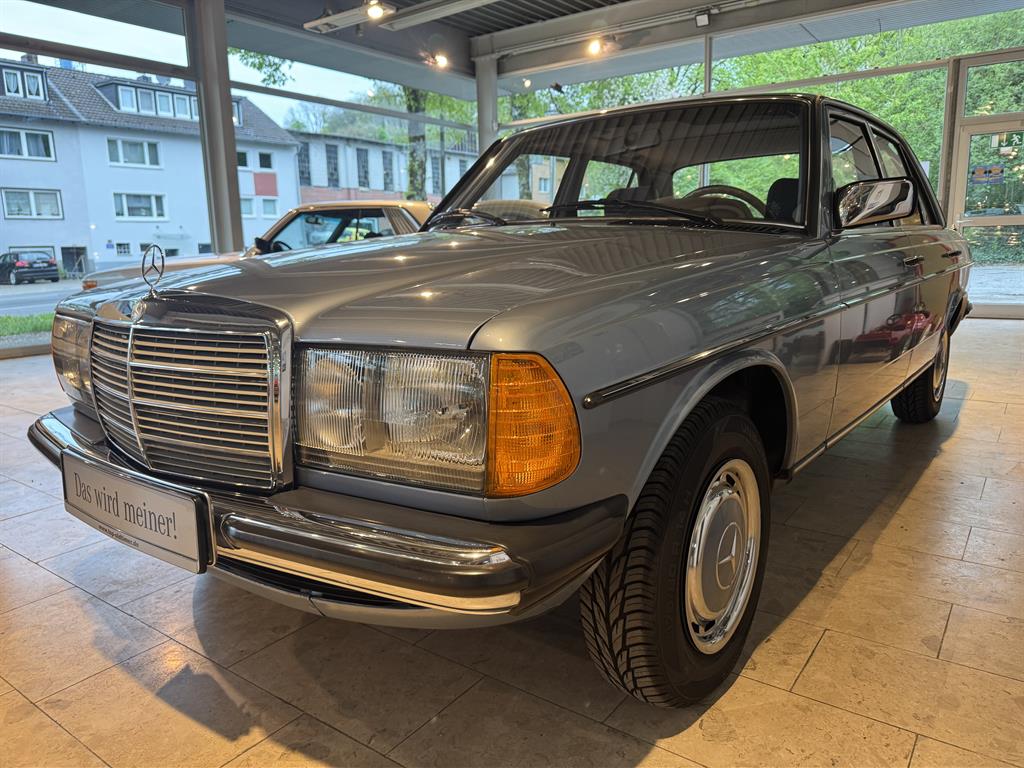 Mercedes 230E Automatik 65.000Km perfekter Sammlerzustand
