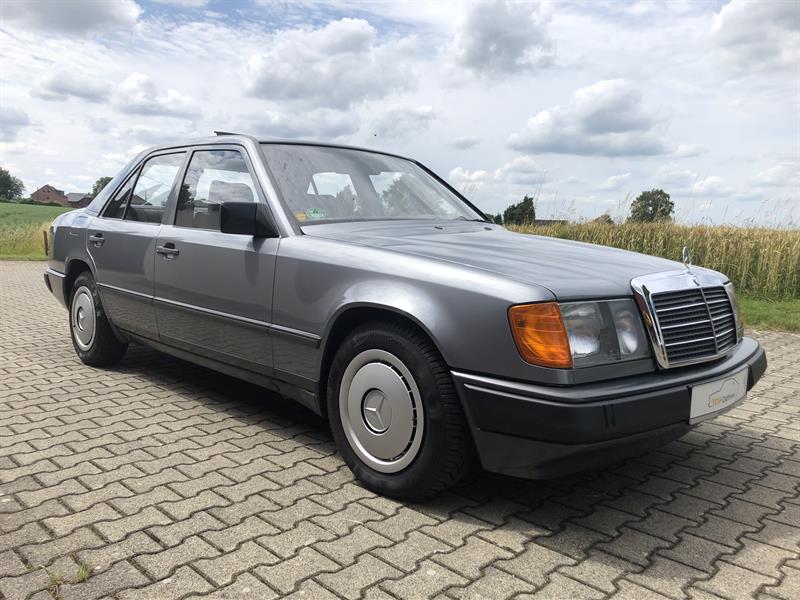 Mercedes 230E W124 Limousine Sammlerzustand