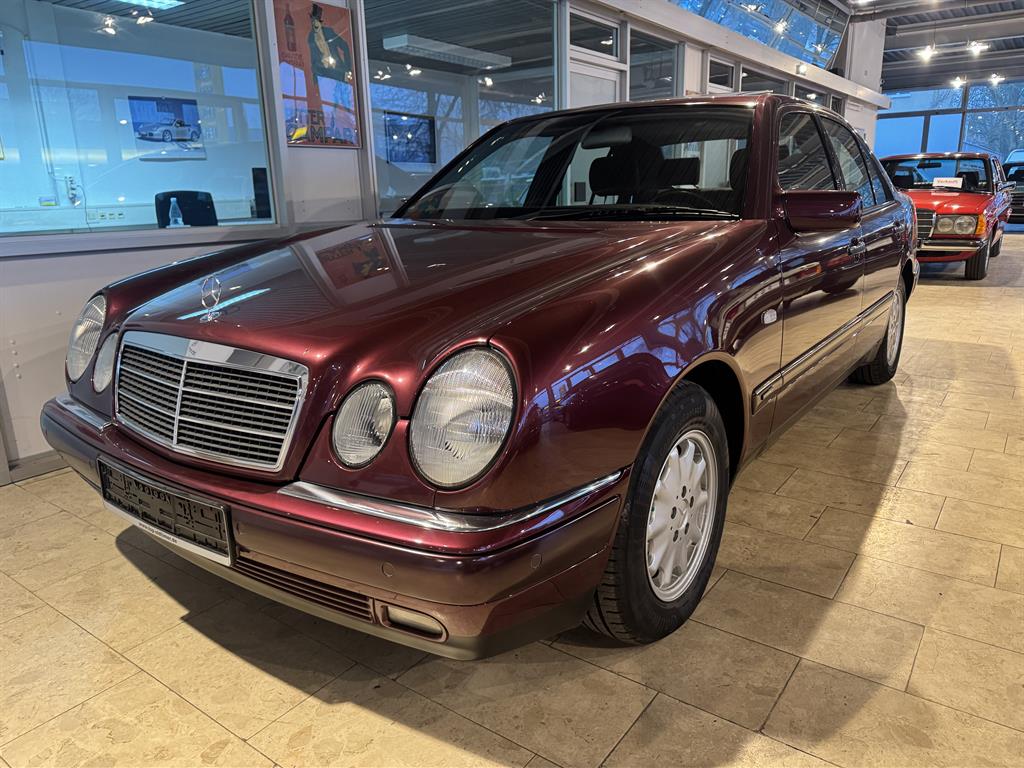 Mercedes E230 Automatik Elegance , 43Tkm Klima Schiebedach 1. Hand Perfekt