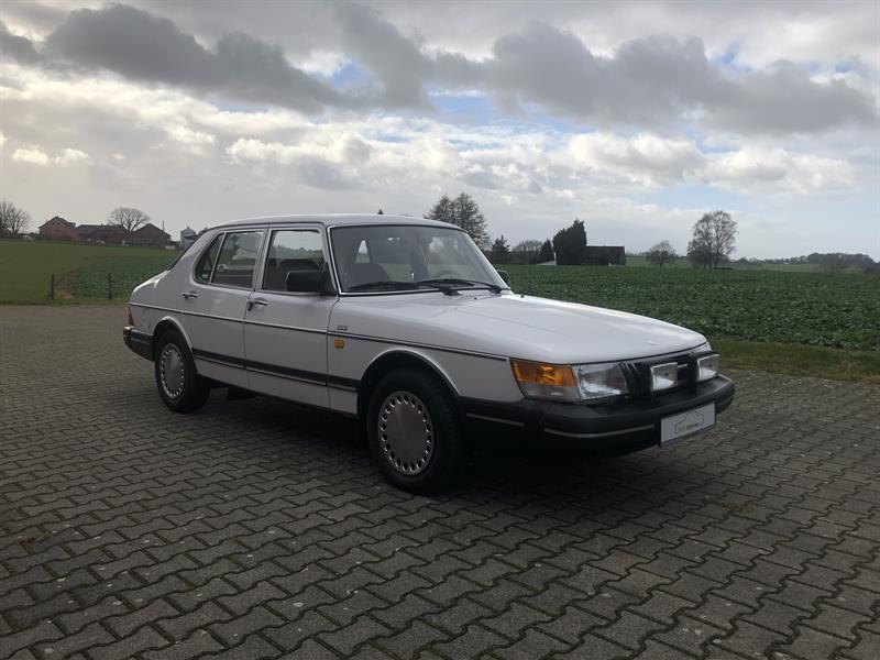 SAAB 900i Automatik 31.760 Km im Sammlerzustand