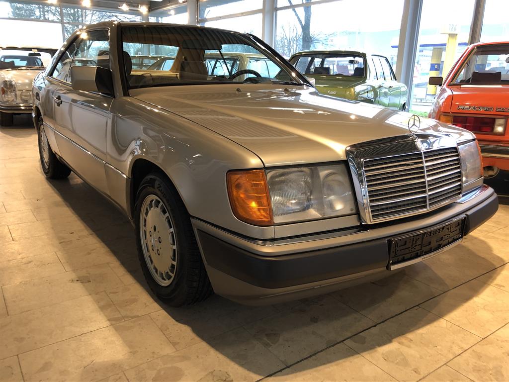 Mercedes 230CE Traumzustand