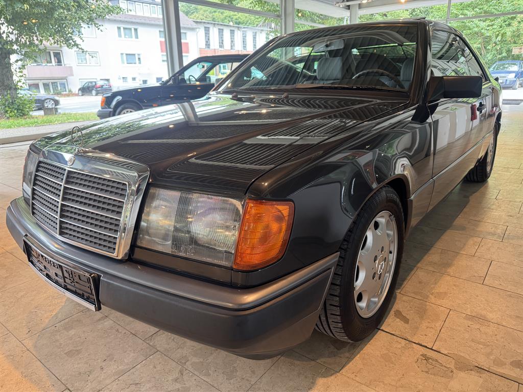 Mercedes 230CE 3.Hand im Top gepflegten Sammlerzustand 82.000km