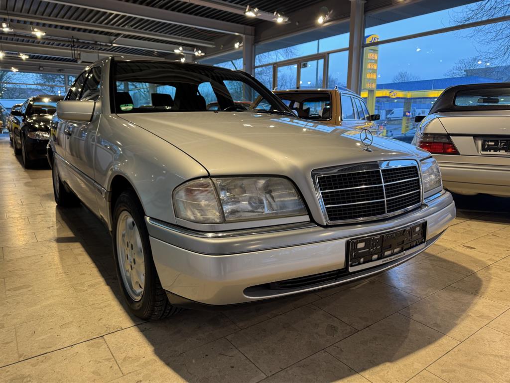 Mercedes C220 Diesel H-Kennzeichen außergewöhnlicher Sammlerzustand !