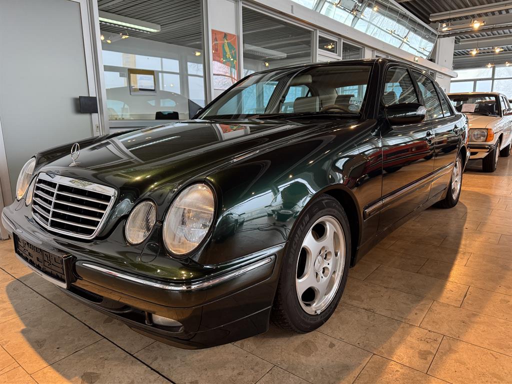 Mercedes E240 Avantgarde 41.000Km traum Zustand und Ausstattung