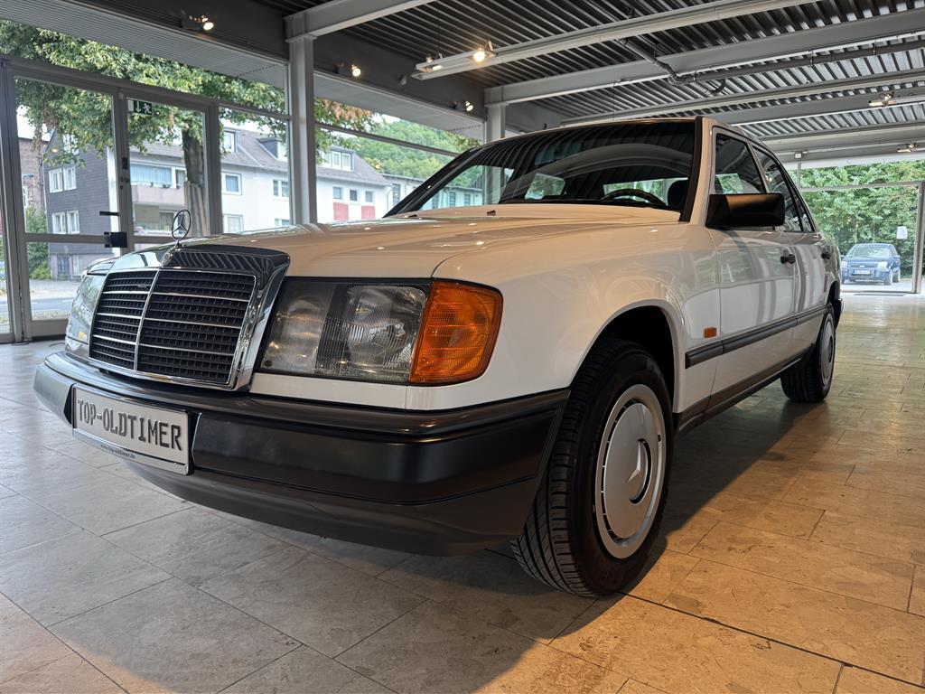 Mercedes 200D W124 5-Gang 28.000Km einmaliges Unikat 