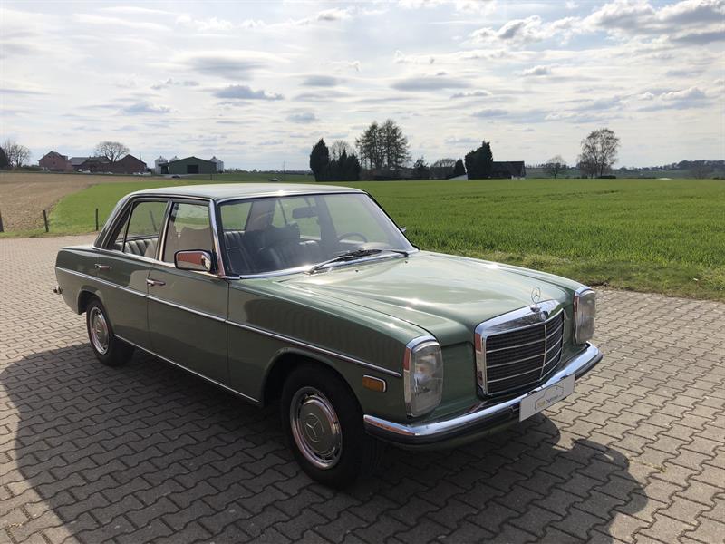 Mercedes 200D W115 